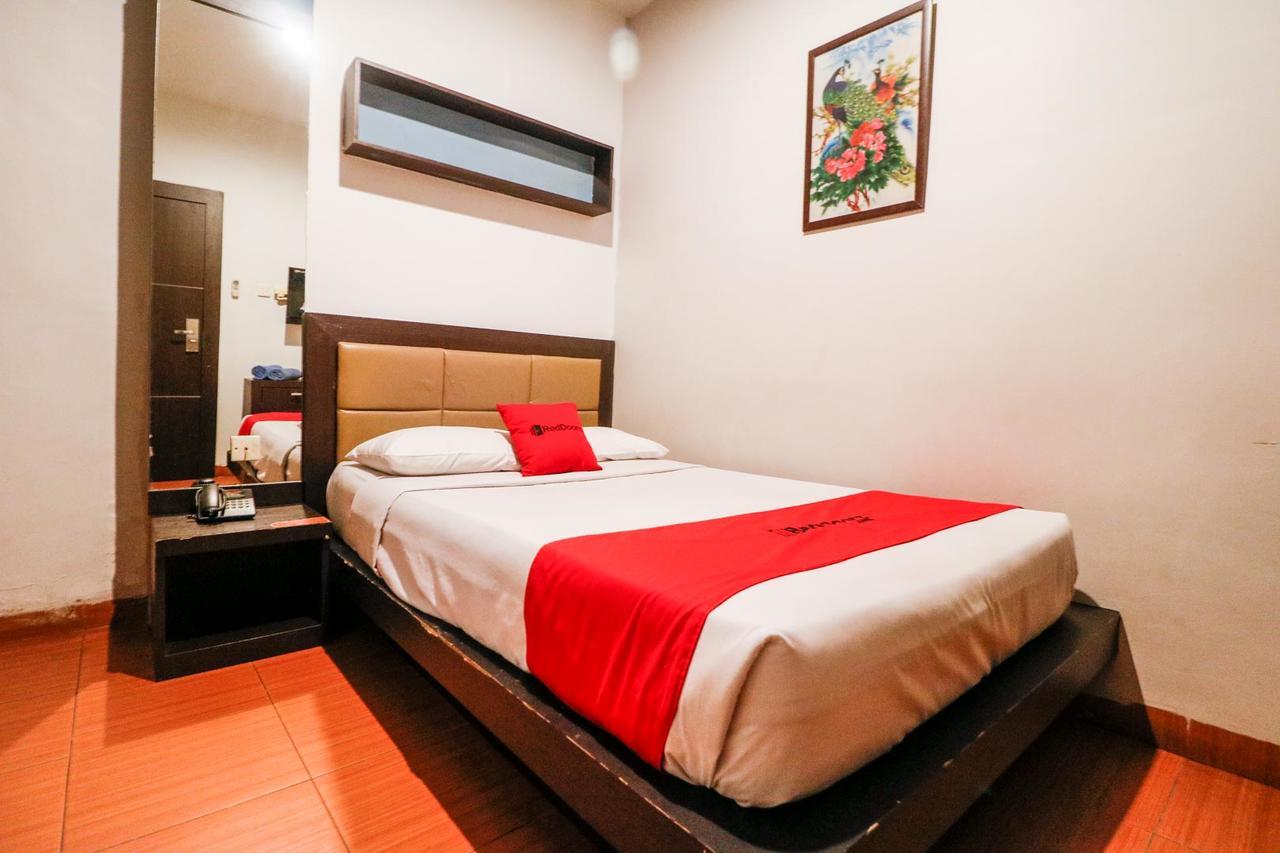 Reddoorz Plus Near Pasar Wisata Пеканбару Экстерьер фото